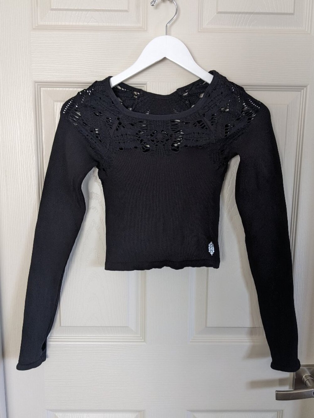 FREE PEOPLE FP Movement Happiness Runs Floral Long Sleeve M/L in Black